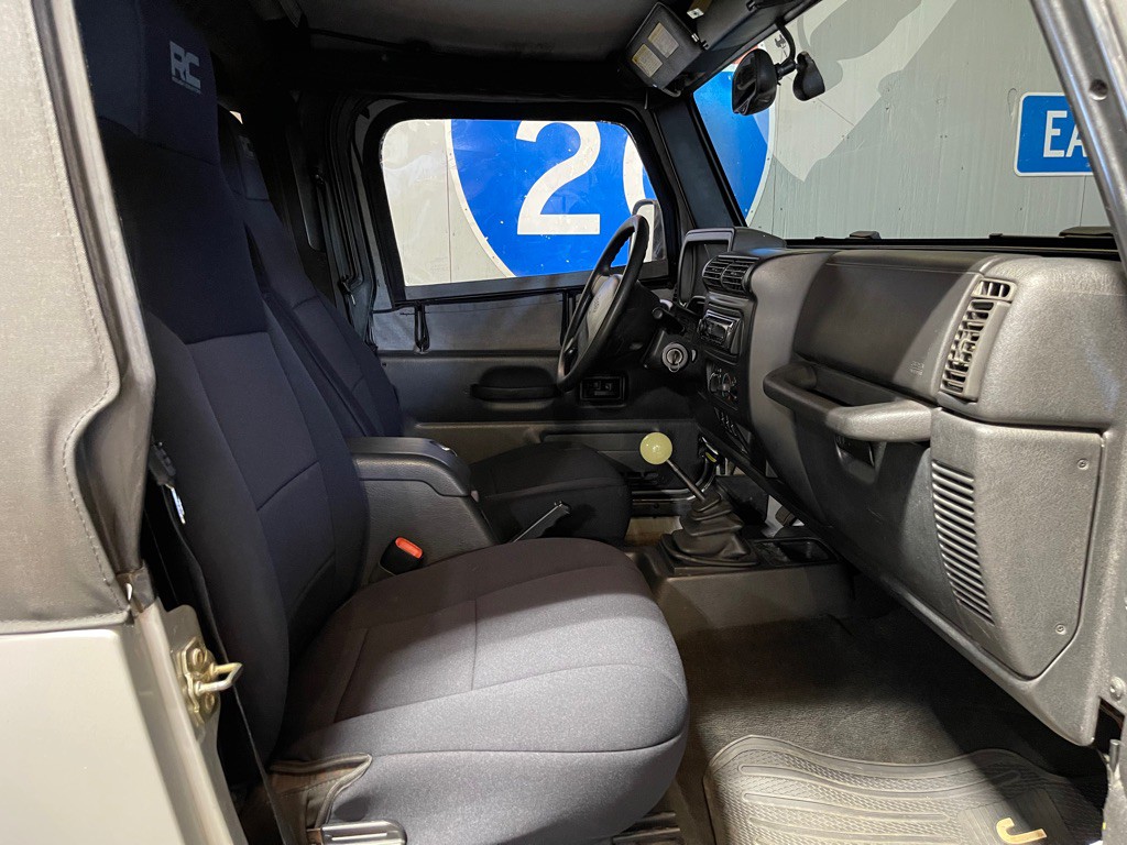 2004 Jeep Wrangler Image 17