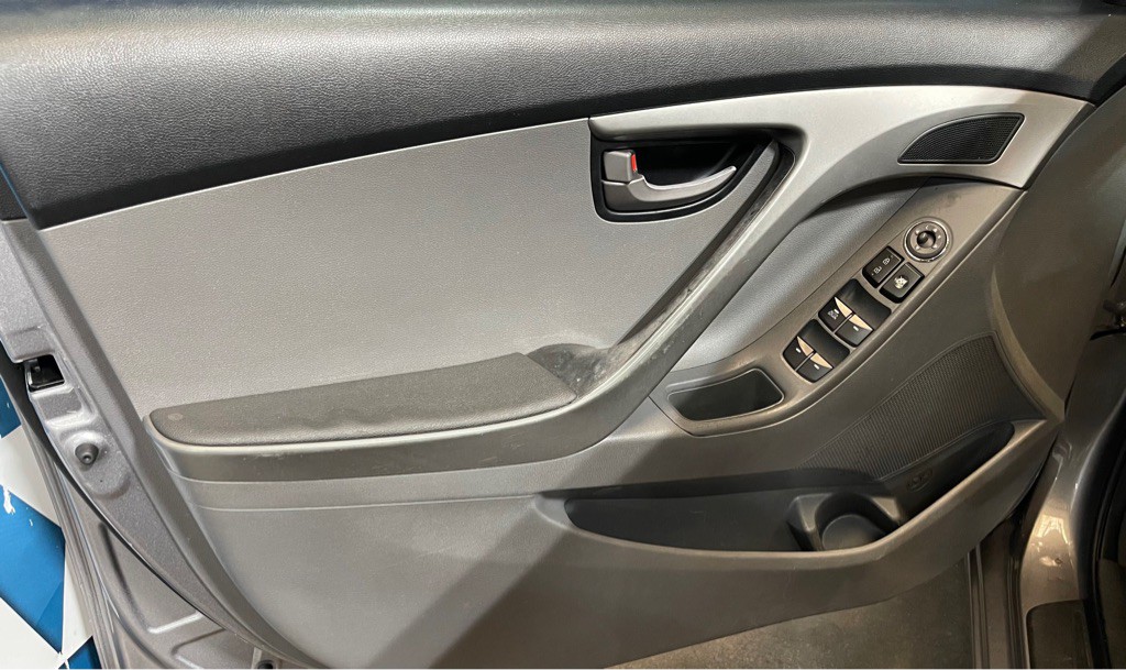 2012 Hyundai Elantra Image 9