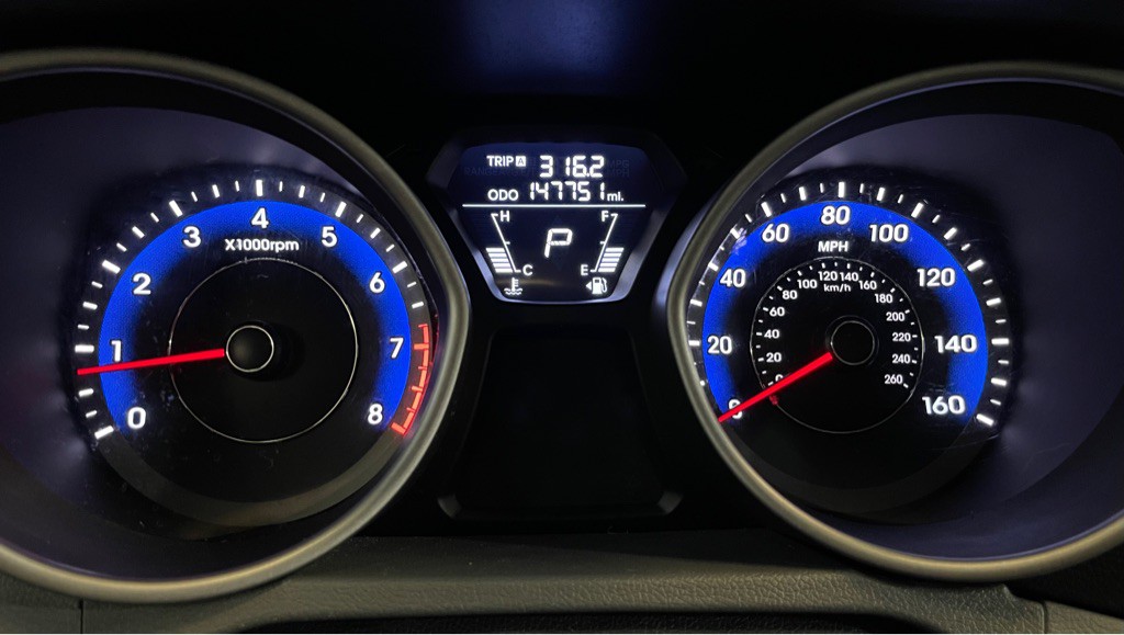 2012 Hyundai Elantra Image 11