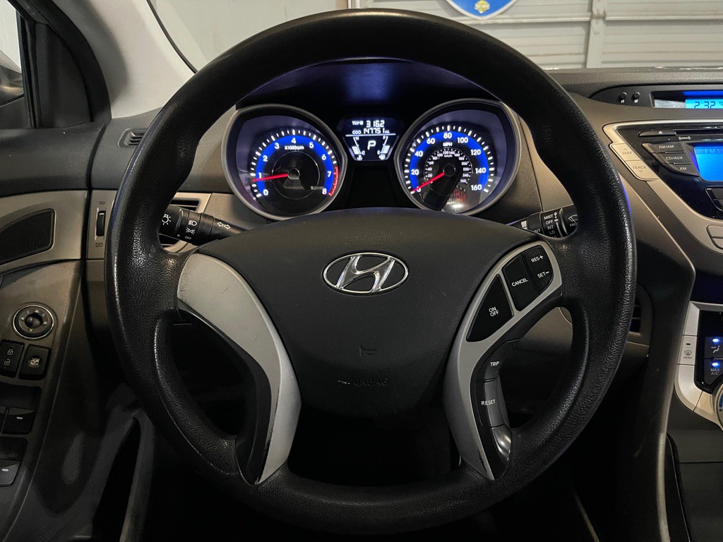 2012 Hyundai Elantra Image 12