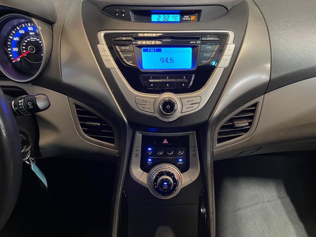 2012 Hyundai Elantra Image 13