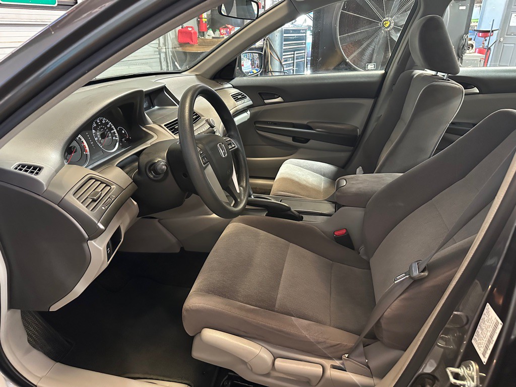 2009 Honda Accord Image 10