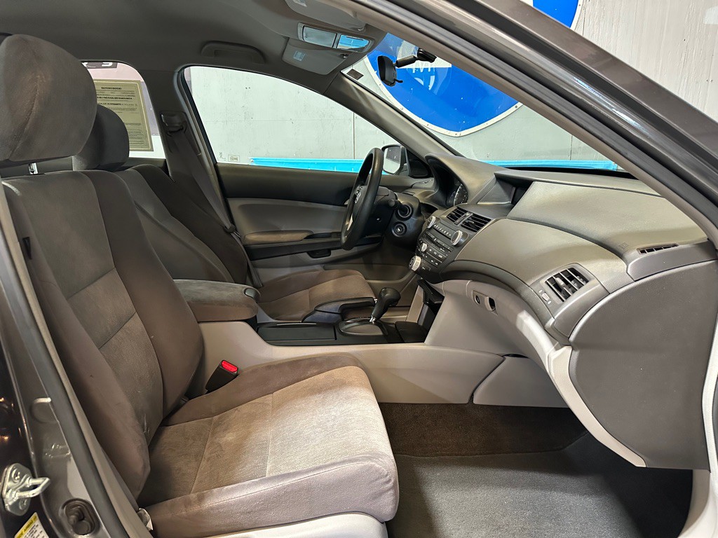 2009 Honda Accord Image 17