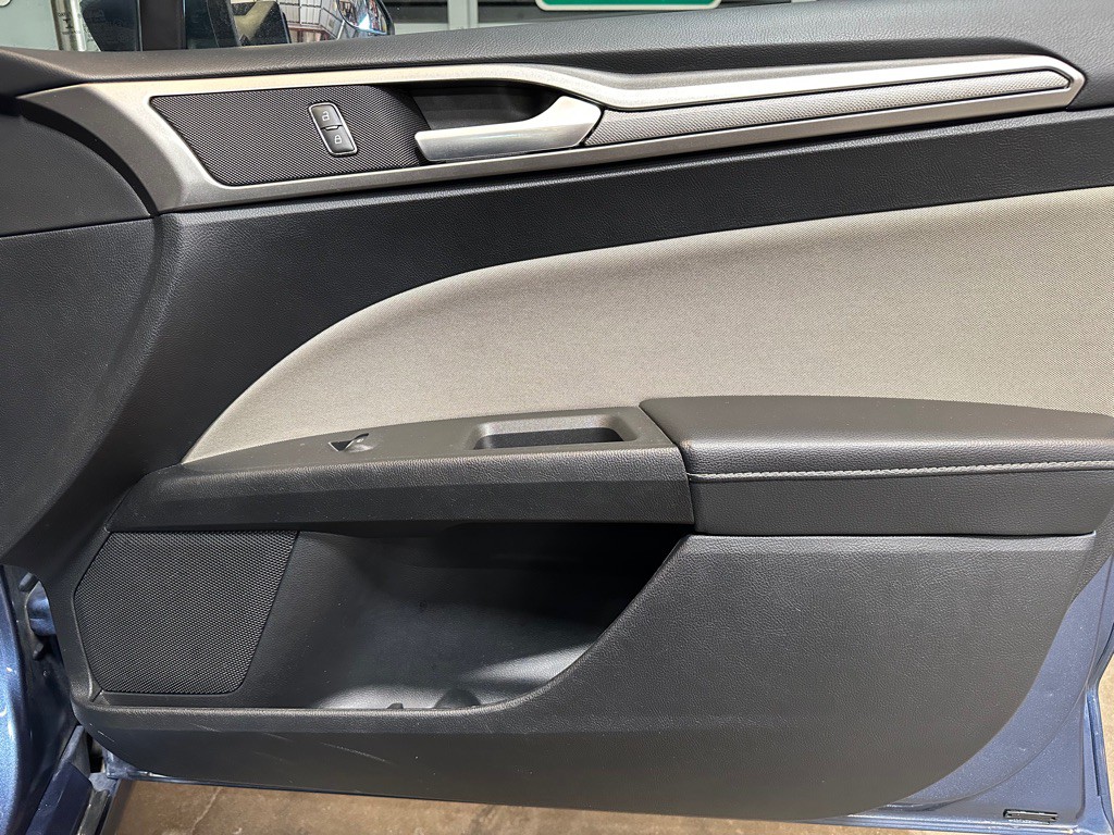 2018 Ford Fusion Image 17