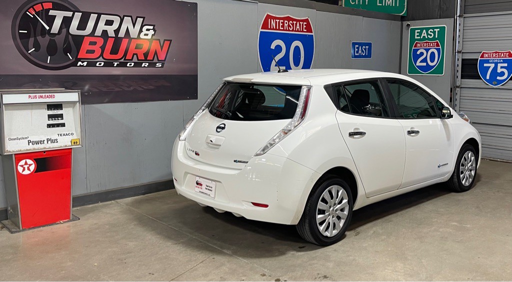 2015 Nissan Leaf Image 4