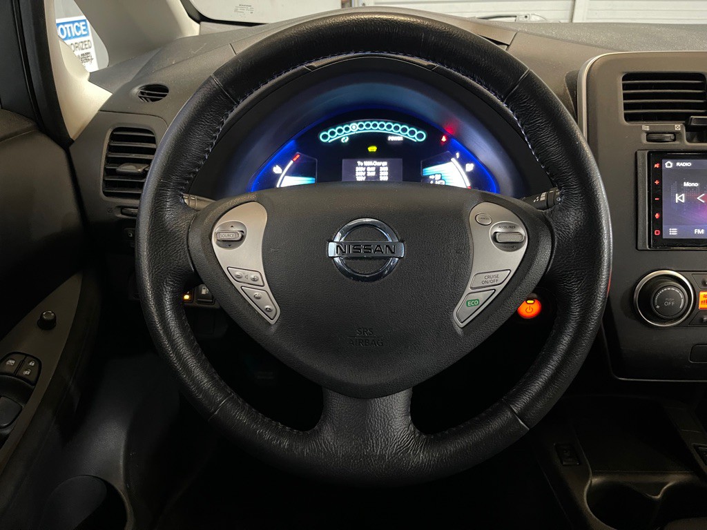 2015 Nissan Leaf Image 12