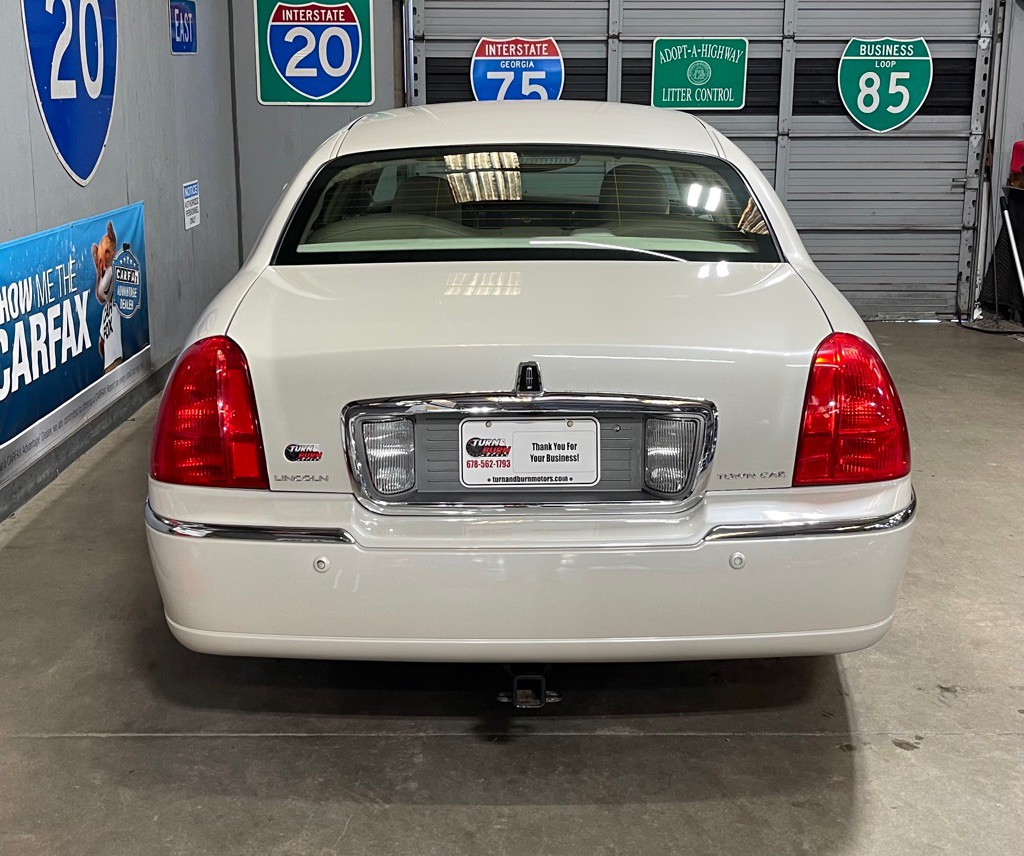 2004 Lincoln Town Car Image 6