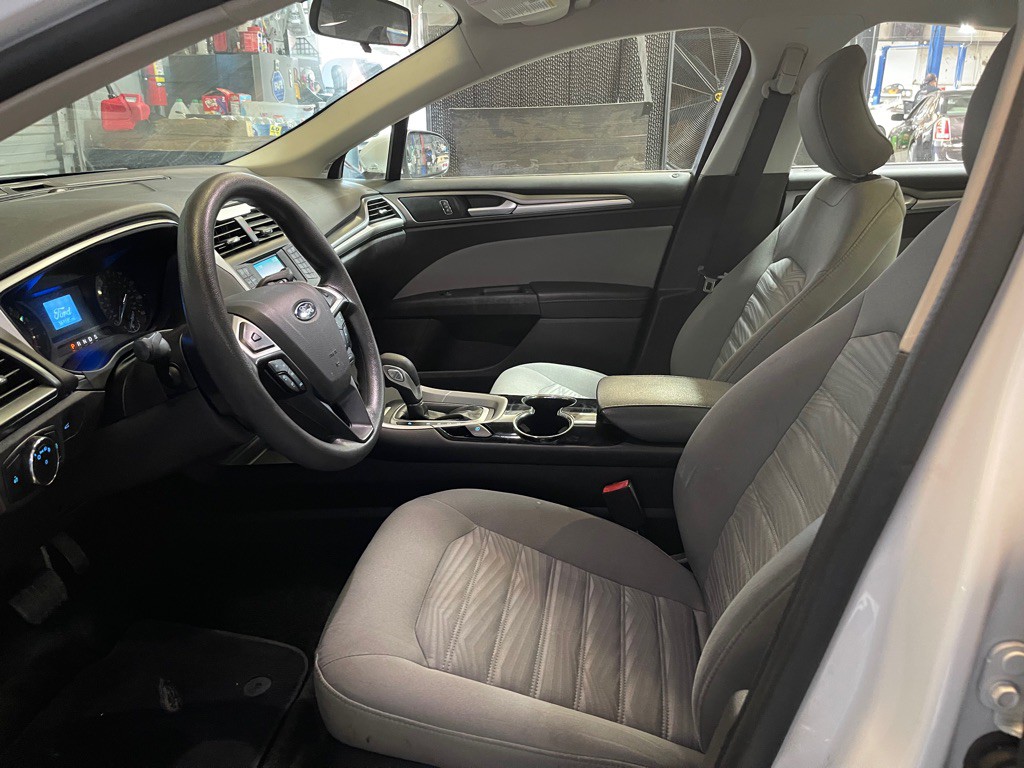2016 Ford Fusion Image 10