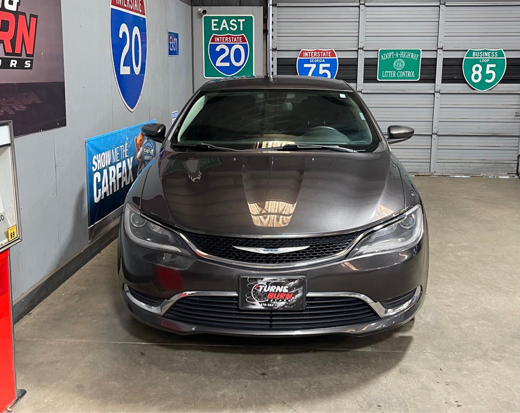 2016 Chrysler 200 Image 2