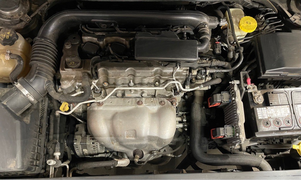 2016 Chrysler 200 Image 8