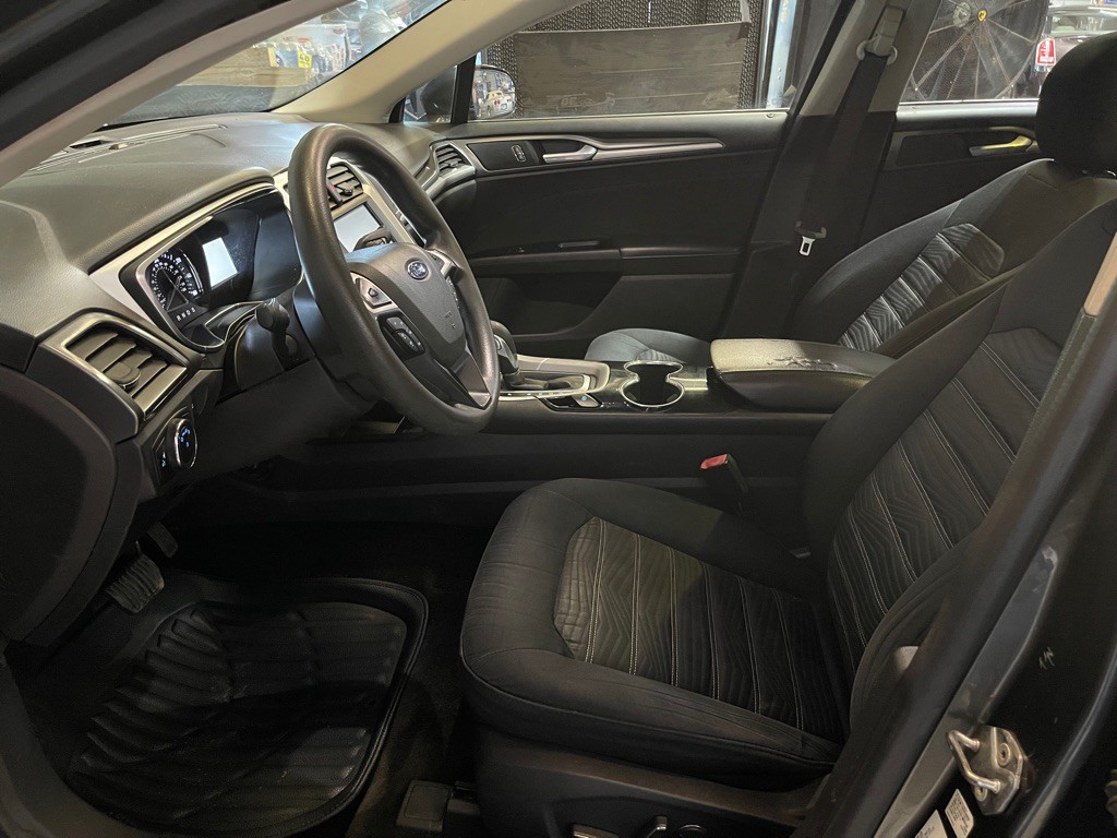 2016 Ford Fusion Image 10