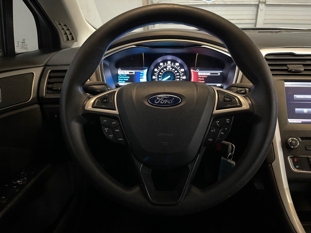 2016 Ford Fusion Image 12