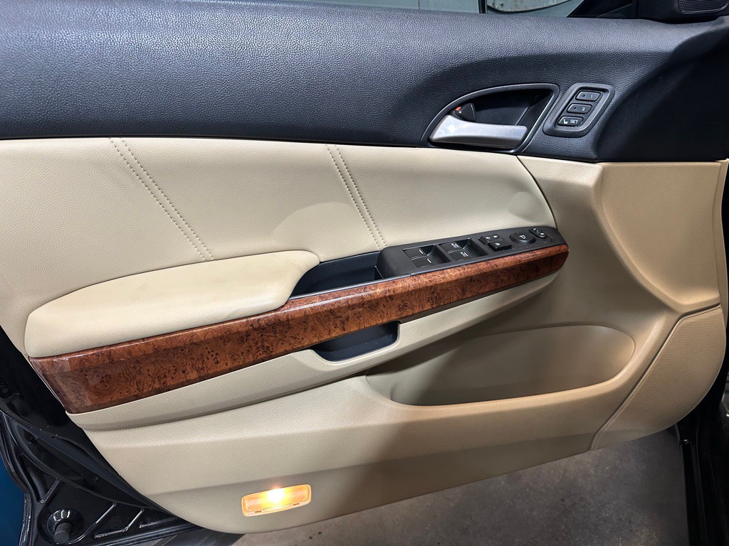 2012 Honda Accord Image 9