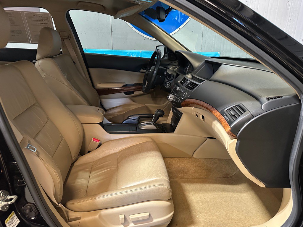 2012 Honda Accord Image 17