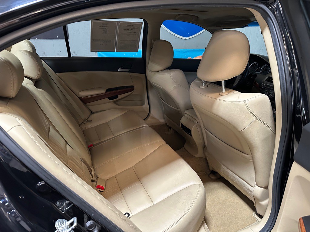 2012 Honda Accord Image 19