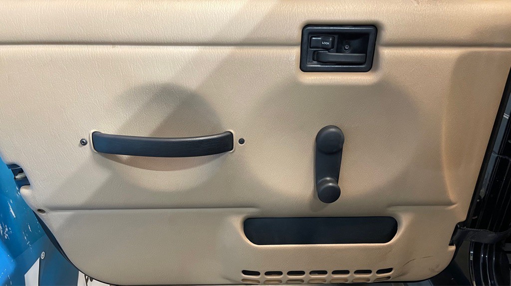 2001 Jeep Wrangler Image 9