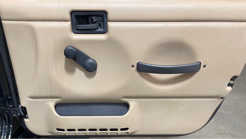 2001 Jeep Wrangler Image 16