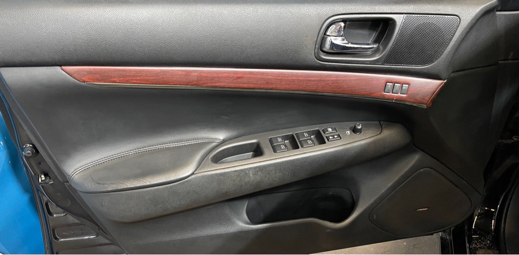 2009 INFINITI G37 Image 9