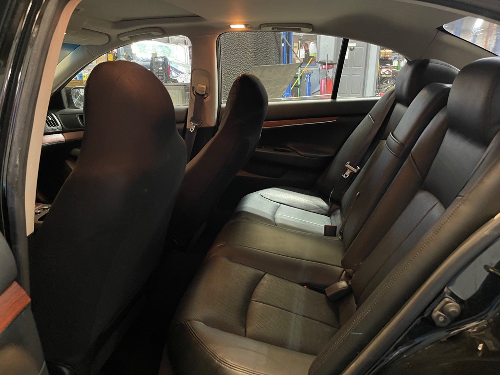 2009 INFINITI G37 Image 18