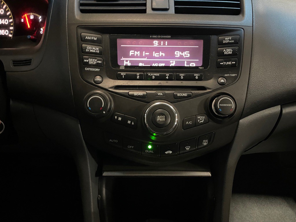 2005 Honda Accord Image 13