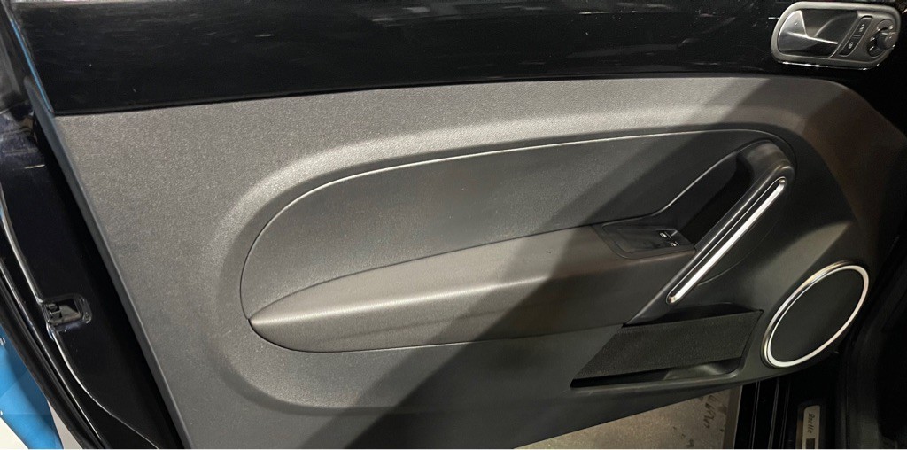 2013 Volkswagen Beetle Image 9