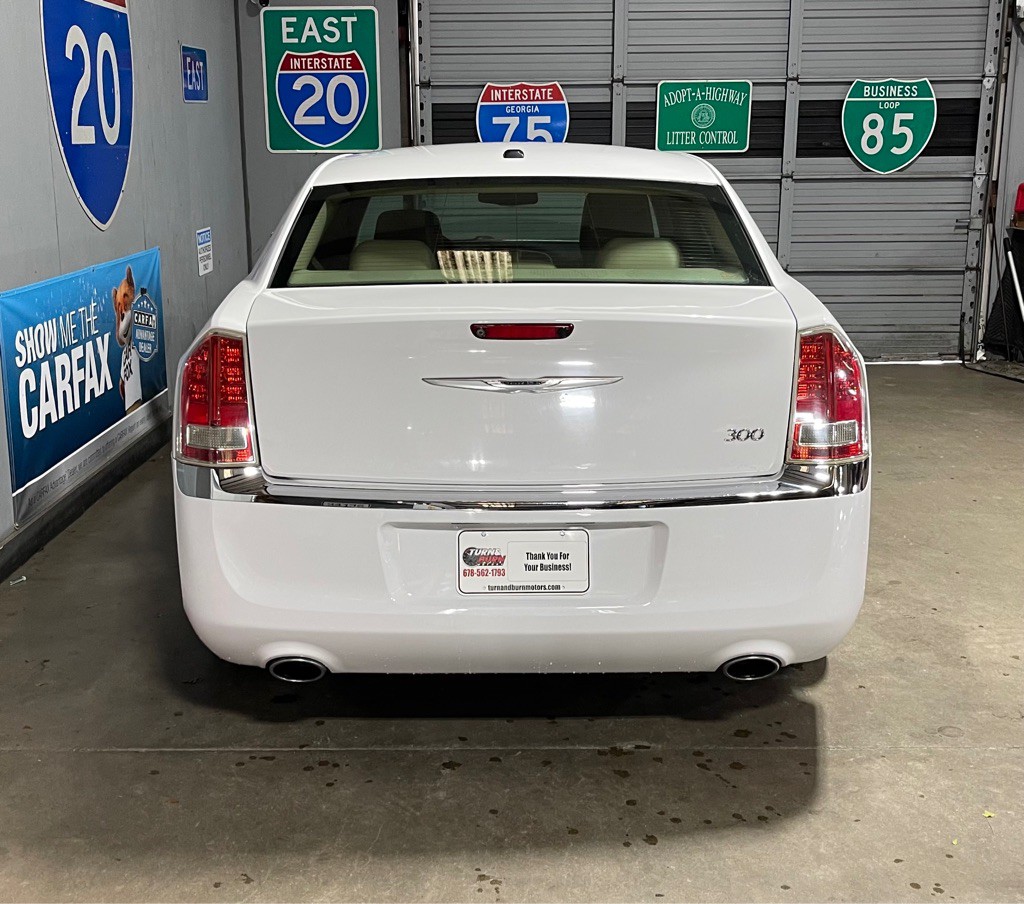 2014 Chrysler 300 Image 6