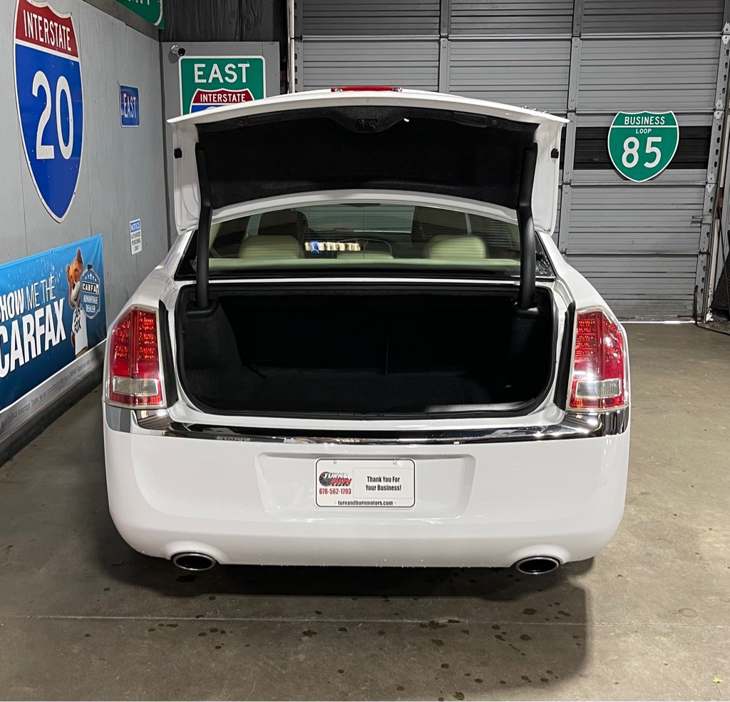 2014 Chrysler 300 Image 7