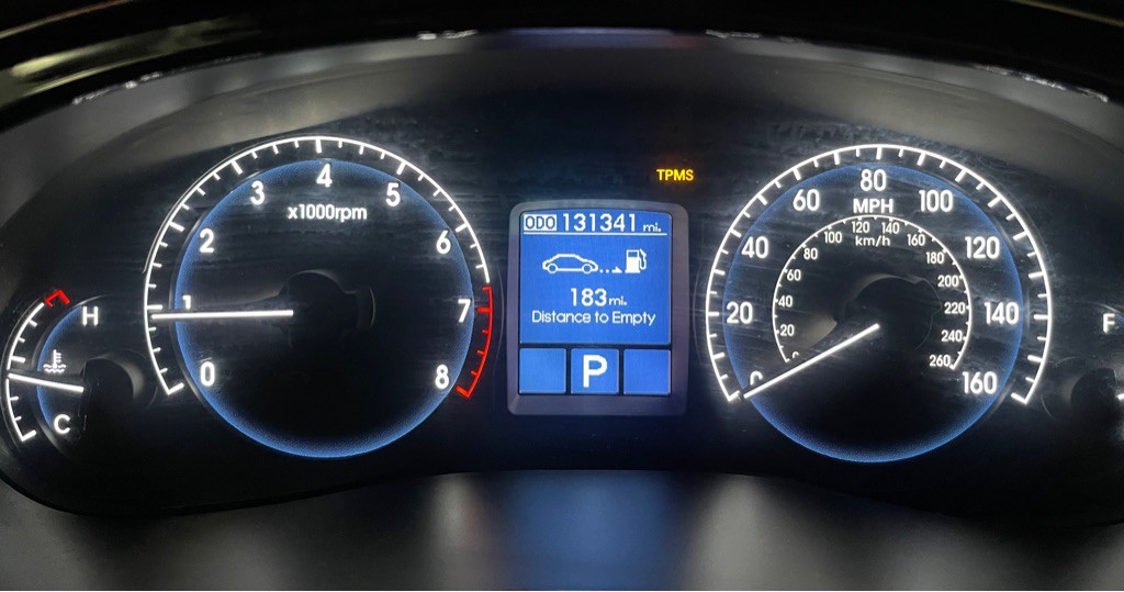 2011 Hyundai Genesis Image 11