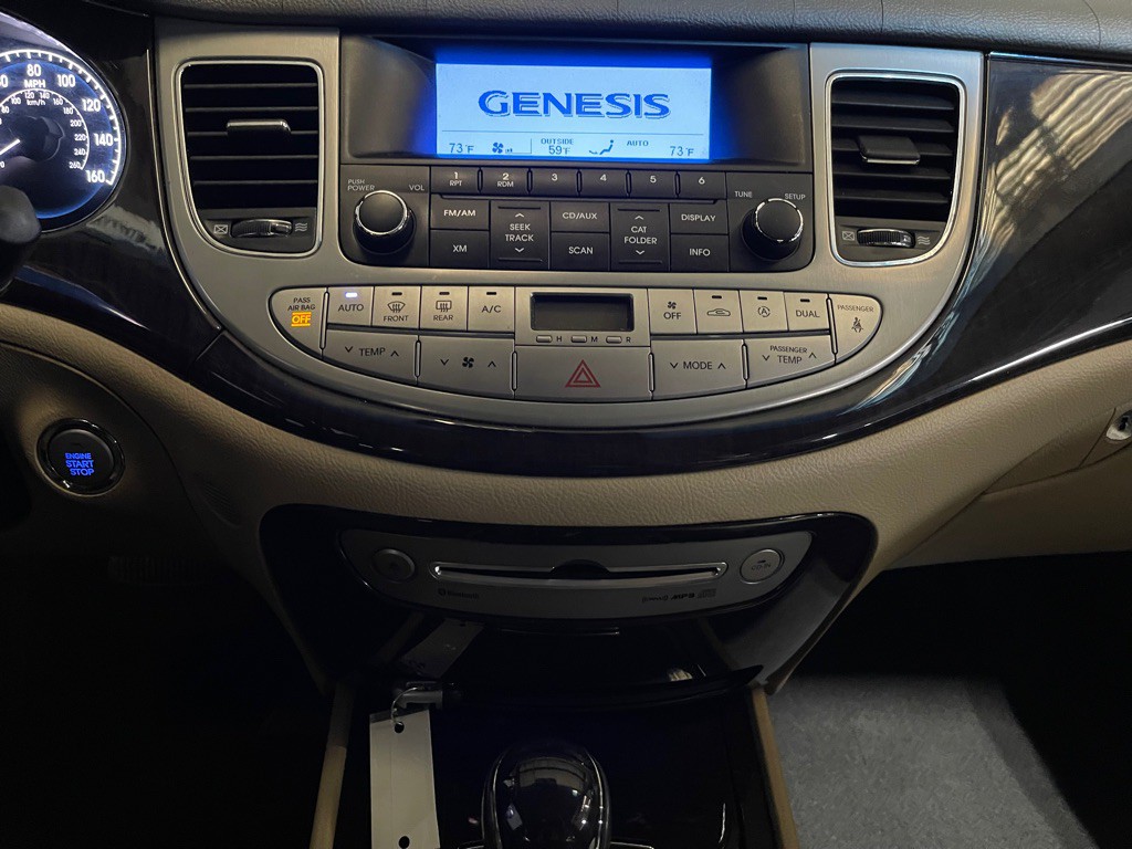 2011 Hyundai Genesis Image 13