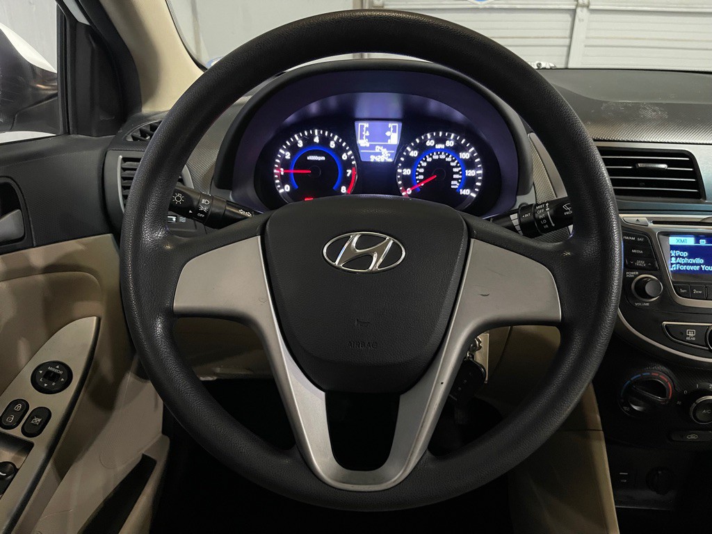 2016 Hyundai Accent Image 12