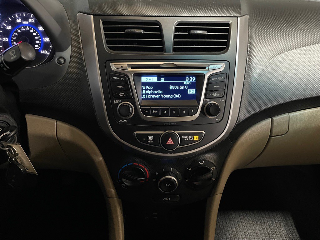 2016 Hyundai Accent Image 13