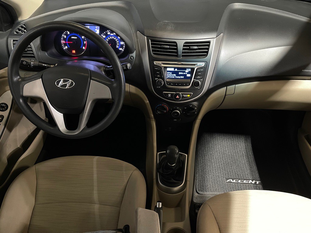 2016 Hyundai Accent Image 15