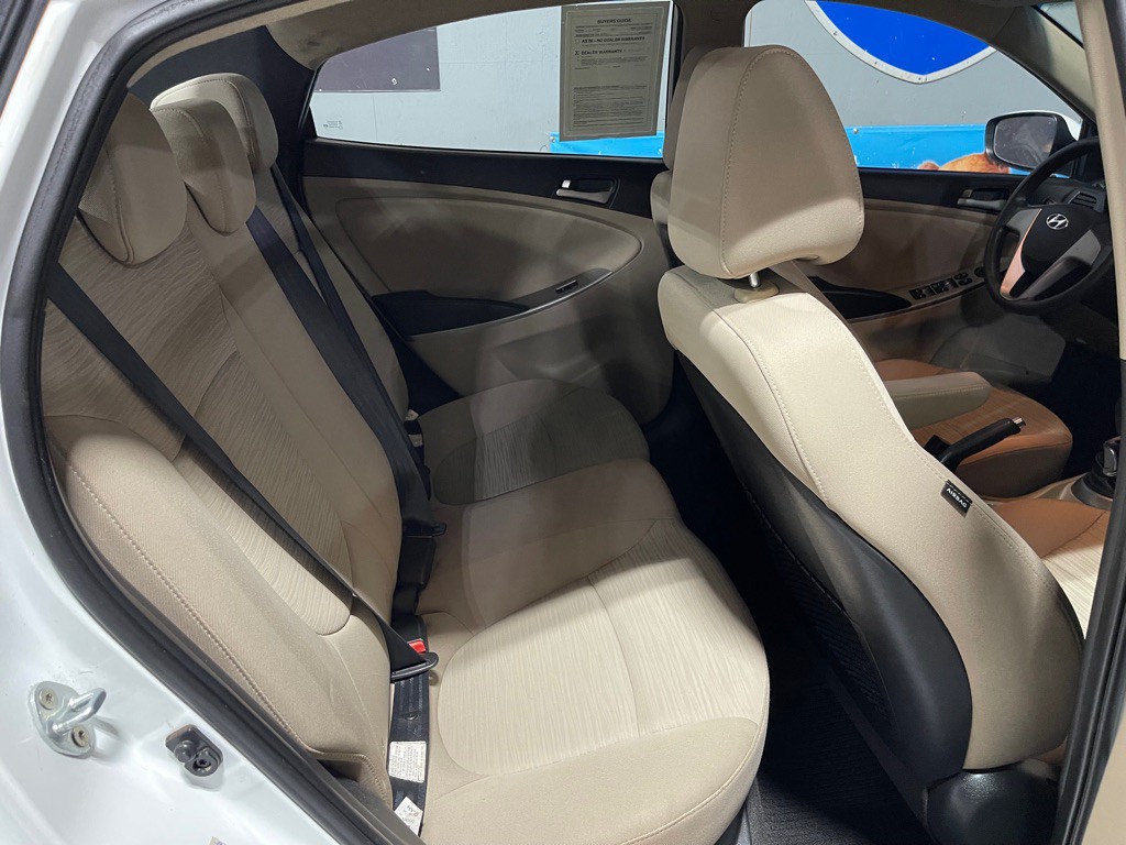 2016 Hyundai Accent Image 19