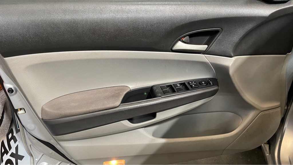 2010 Honda Accord Image 9