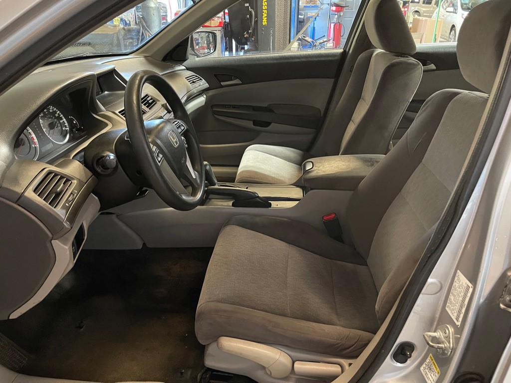2010 Honda Accord Image 10
