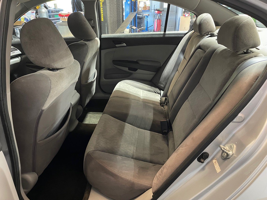 2010 Honda Accord Image 18