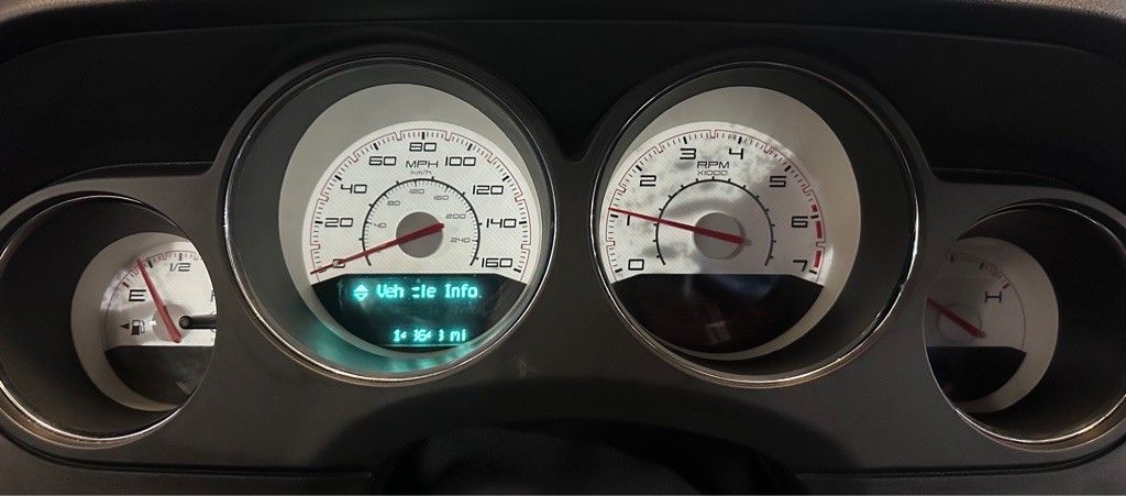 2014 Dodge Challenger Image 10