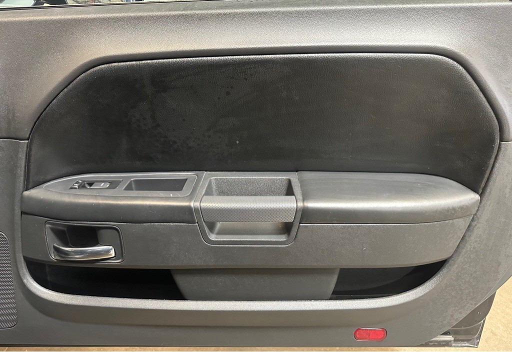 2014 Dodge Challenger Image 15