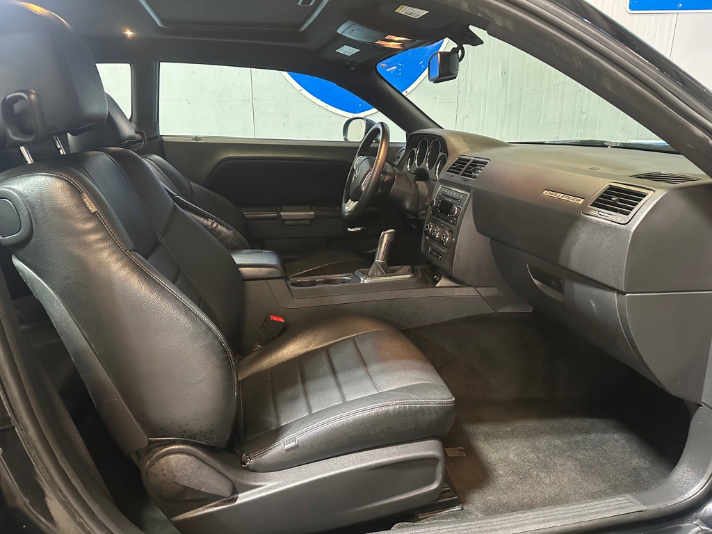 2014 Dodge Challenger Image 16