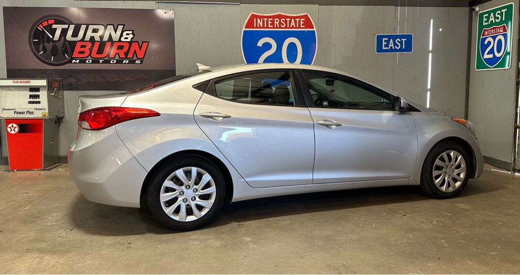 2013 Hyundai Elantra Image 5
