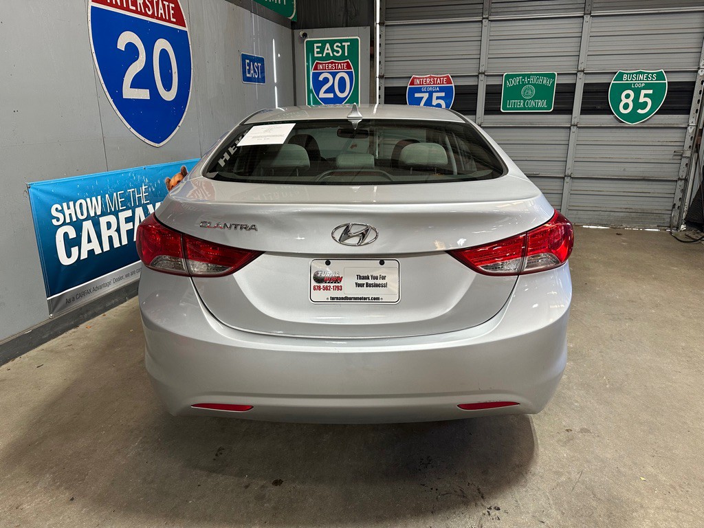 2013 Hyundai Elantra Image 6