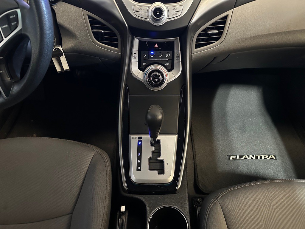 2013 Hyundai Elantra Image 14