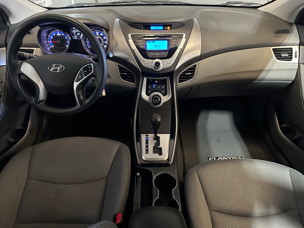 2013 Hyundai Elantra Image 15