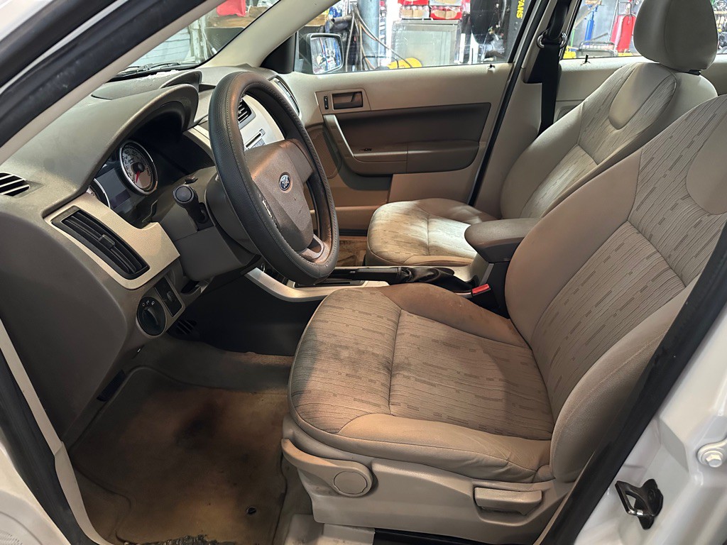 2009 Ford Focus Image 9