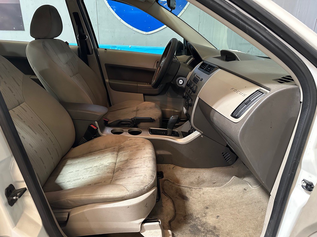 2009 Ford Focus Image 16