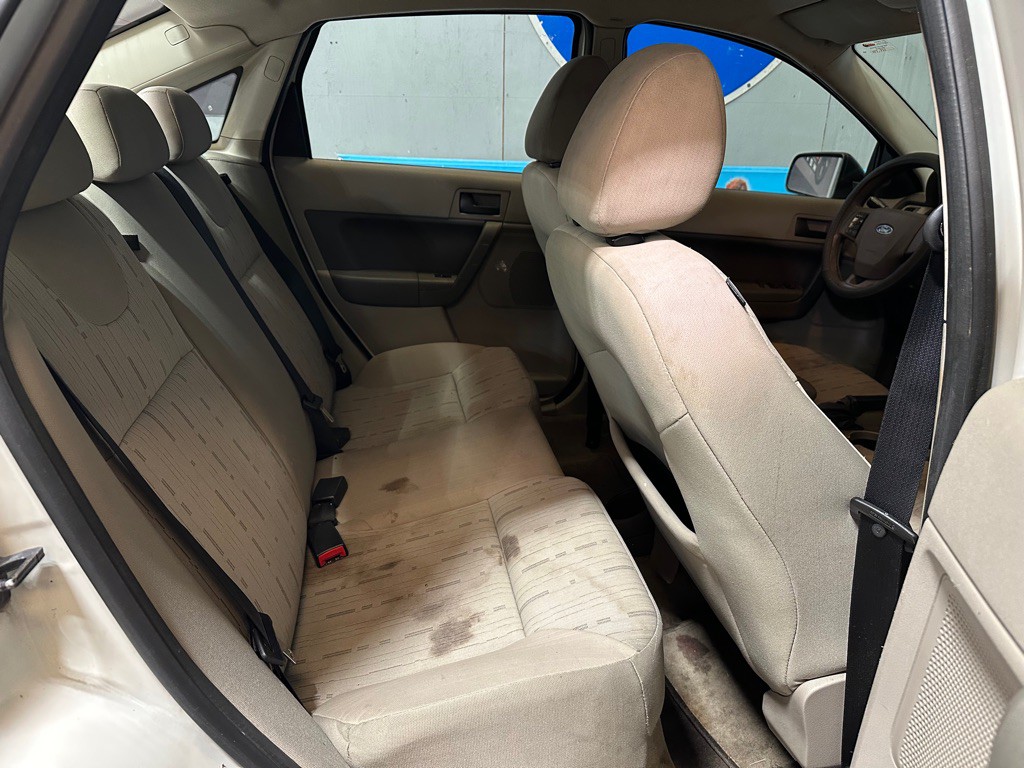 2009 Ford Focus Image 18