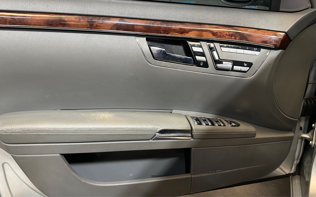 2007 Mercedes-Benz S-Class Image 9