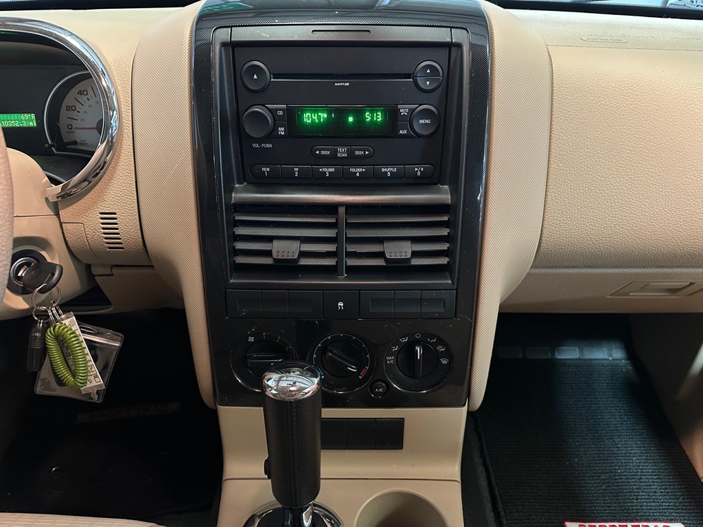 2007 Ford Explorer Image 12