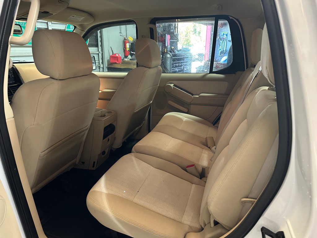 2007 Ford Explorer Image 17