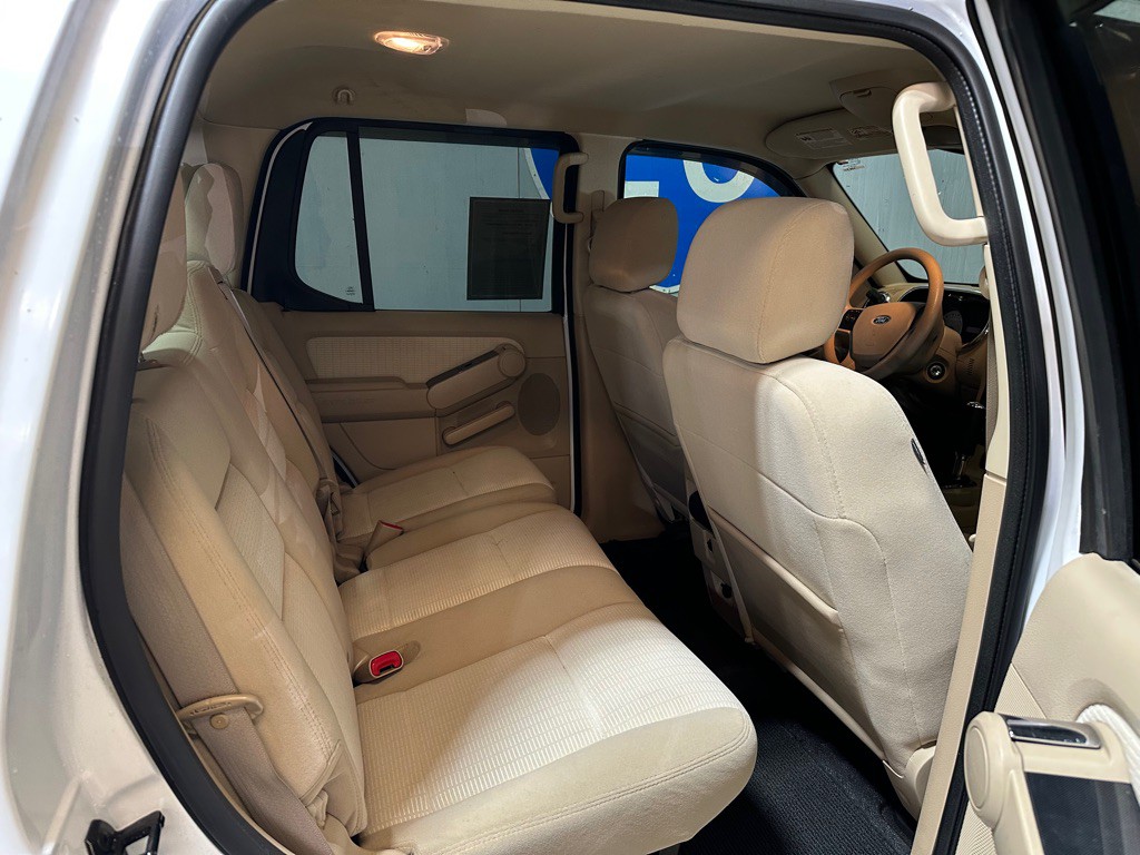 2007 Ford Explorer Image 18